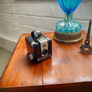 Vintage Camera Kodak Brownie Hawkeye Flash Model