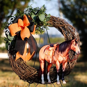 Western Horse Wreath, Fall Ranch Horse Decor, Equestrian Decor, Horse Front Door Decor, Quarter Horse Door Hanger, Horse Gifts, Bay Horse