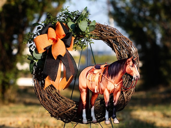 Western Horse Wreath, Fall Ranch Horse Decor, Equestrian Decor, Horse Front  Door Decor, Quarter Horse Door Hanger, Horse Gifts, Bay Horse 