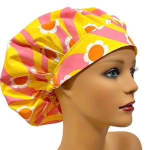 Retro Groovy Flower Bouffant Scrub Cap for Women – Adjustable Surgical Hat with Ties or Elastic Toggle – Kelly’s Scrub Kaps