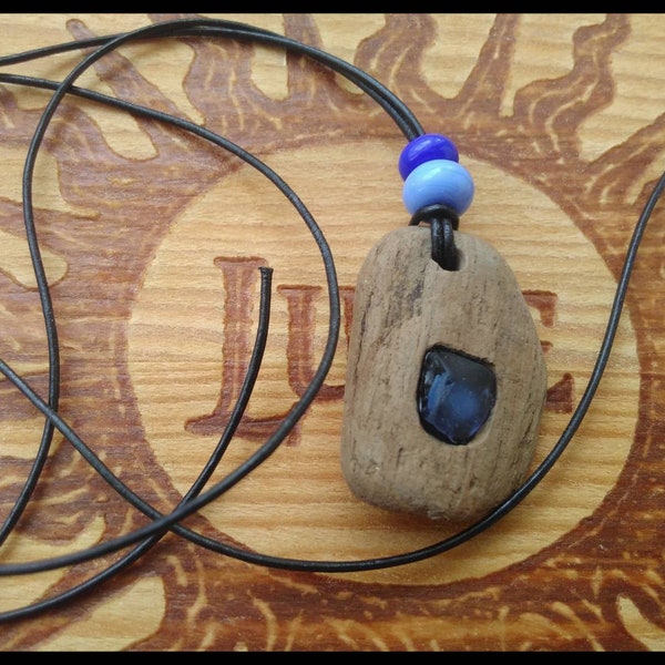 Driftwood pendant, Seaham sea glass, sea glass, blue, light blue, blue glass beads, leather cord, natural chain, beach find, beach property, sea blue