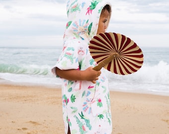 Poncho de toalla de felpa para niños hecho a mano para baño de playa y piscina. Albornoz con capucha para niños pequeños Safari Lion. Cobertor de playa para niños. Hecho a mano