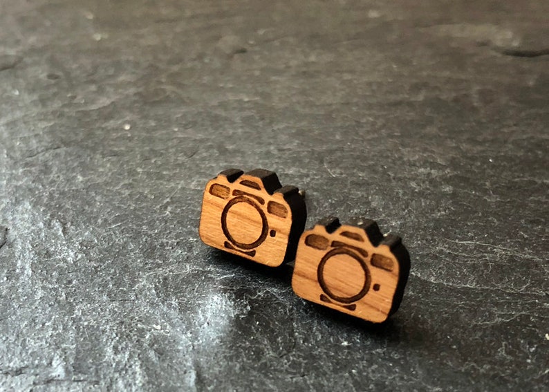 Real wood ear studs camera, wooden ear studs, wooden earrings, wooden jewelry, camera, camera earrings, cherry wood image 2