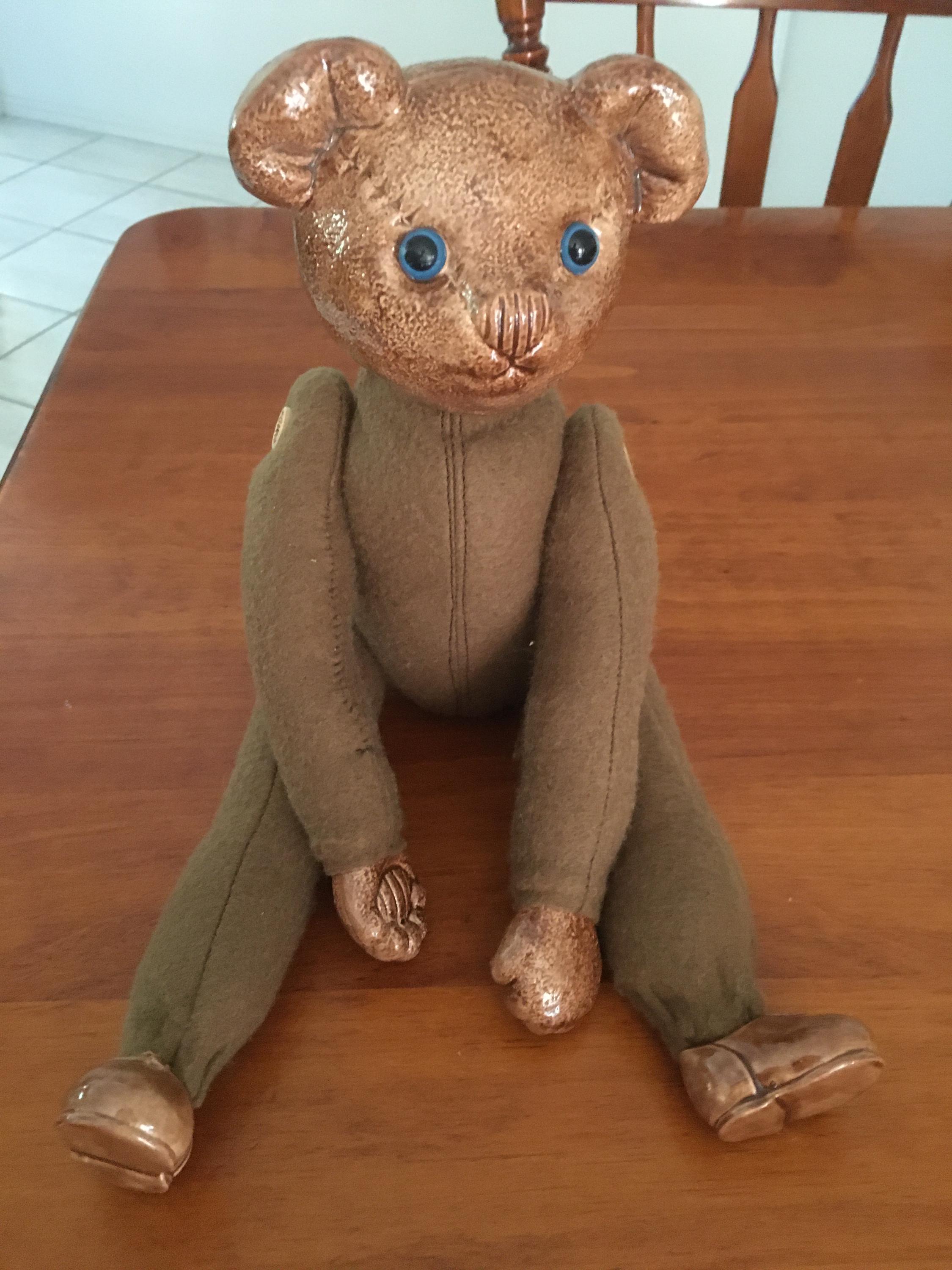 VINTAGE CERAMIC BEAR.