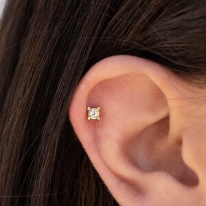 Pendientes stud mini con circonita y bolitas