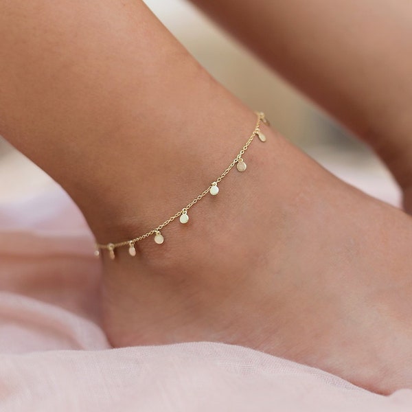 Pulsera tobillera con colgantes en forma de chapas