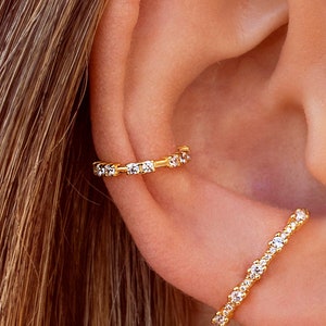 Boucles d'oreilles manchette d'oreille conque avec zircons sertis dans 4 griffes