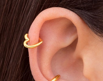 Brincos ear cuff em formato de coração