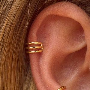 Ear cuff triple, Pendiente ear cuff tres bandas, Piercing sin agujero, Pendientes de cartílago, Ear cuffs de plata, Pendientes minimalistas imagen 7