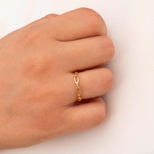 Anello sottile a forma di catena con maglia allungata