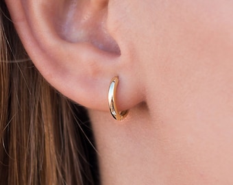 Dainty Round Edges Smooth Huggie Hoop Earrings