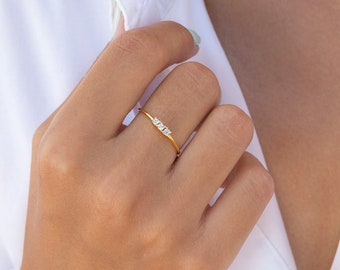 Dainty & Minimalist 3 CZ Prong Setting Solitaire Ring