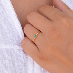 Dainty & Minimalist Cabochon Turquoise Solitaire Ring