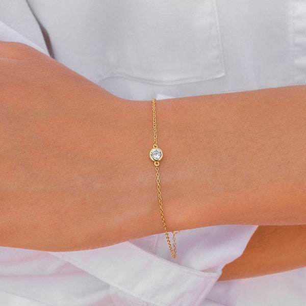 Dainty & Minimalist Bezel CZ Solitaire Bracelet