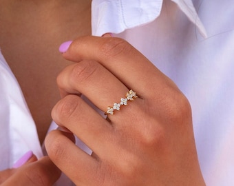 Dainty Round CZ Flower Shaped Band Ring