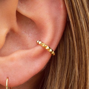 Dainty Pyramid Spikes Conch Ear Cuff Earrings