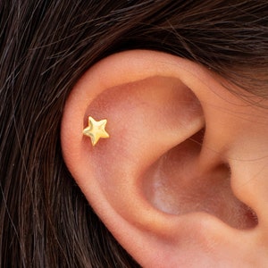 Minimalist Star Shaped Stud Earrings - Large size