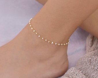 Pulsera tobillera de cadena con perlas pequeñas