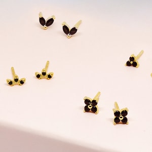 Blumenförmige Ohrringe mit schwarzen Zirkonen – 4 verschiedene Designs