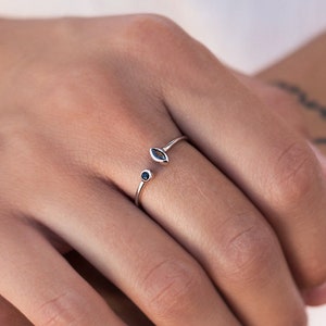 Anello aperto con zirconi neri, anello minimalista con zirconi, anello d'argento aperto, anelli cz neri, anelli impilabili