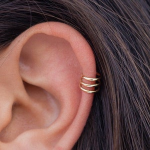 Ear cuff triple, Pendiente ear cuff tres bandas, Piercing sin agujero, Pendientes de cartílago, Ear cuffs de plata, Pendientes minimalistas imagen 3