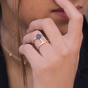 Anello doppio con zirconi, Anello largo, Anello a due fasce, Anello con zirconi, Anello con pietra blu, Anello elegante, Anelli