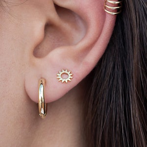 Dainty & Minimalist Sun Stud Earrings zdjęcie 8