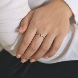 Herzring, Feiner Ring mit Herz, Minimalistischer Ring, Schlichter Ring, Silberring mit Herz, Midi-Ringe, Liebesring Bild 5