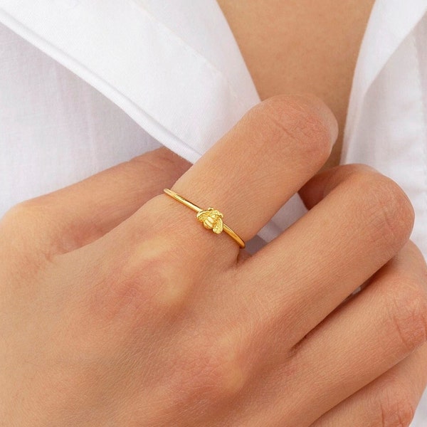 Dainty & Tiny Bee Ring