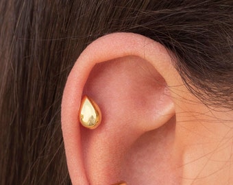 Pendientes stud pequeños en forma de gota