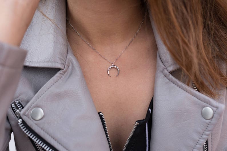 Moon Necklace, Minimalist Necklace, Fashion Jewelry, Gold Moon Necklace, Silver Moon Necklace, Silver Pendant, Silver Choker, Casual Jewelry zdjęcie 3