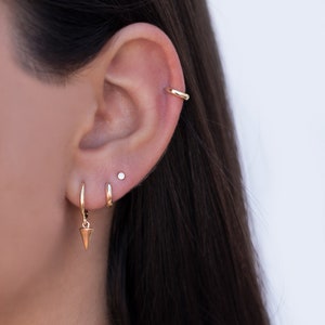 Pendientes stud pequeños en forma de círculo Tres diámetros disponibles imagen 7