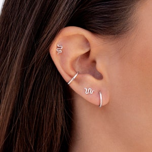 Small snake-shaped stud earrings image 5