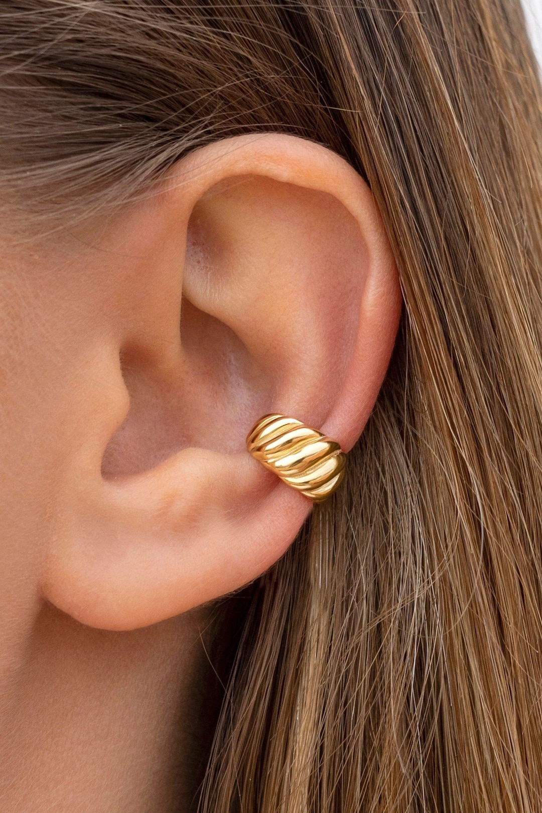 アクセサリーその他 [VINTAGE HOLLYWOOD] Petit Shell Earcuff TOPAZ FLORAL EAR CUFF // UNSIGNED // CASTLECLIFF