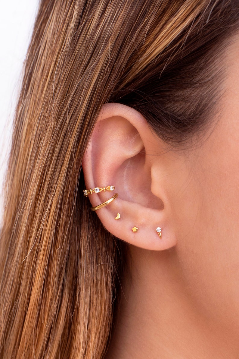 Petites boucles d'oreilles puces en forme de lune Petit modèle image 6
