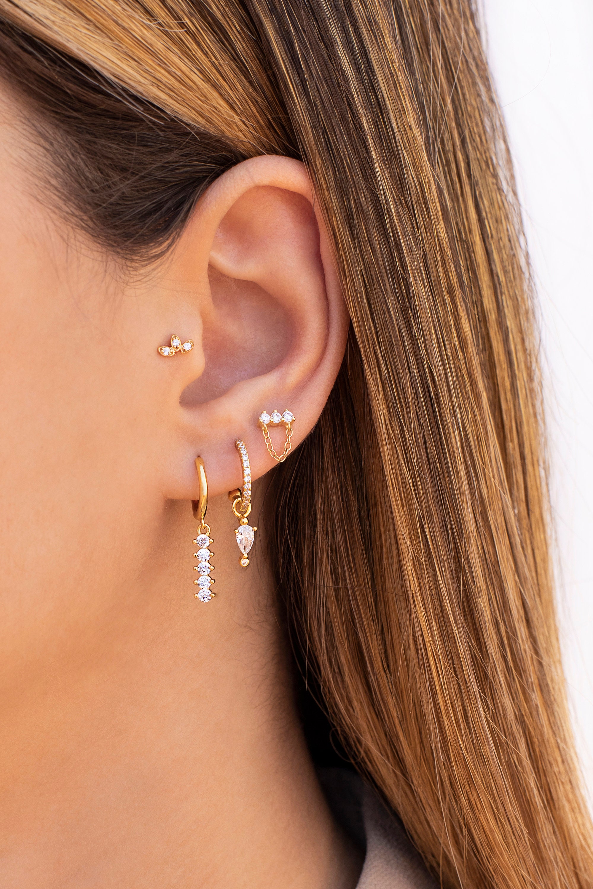 Minimalist Dangling Bar Shaped CZ Huggie Hoop Earrings - Etsy 日本
