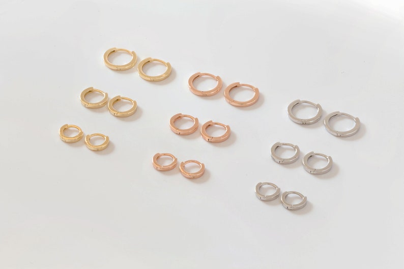 Petites boucles d'oreilles Huggie Hoop unies avec bords carrés Trois tailles: 8, 10 et 12 mm image 5