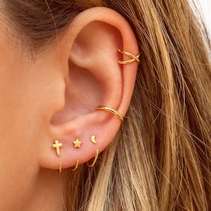 Tiny Moon Open Huggie Hoop Earrings Ear hugger image 7