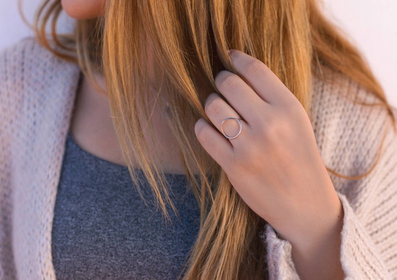 Bague grand cercle, Bague cercle, Bagues minimalistes, Bague silhouette cercle, Bagues argent, Bagues argent pour femmes image 9