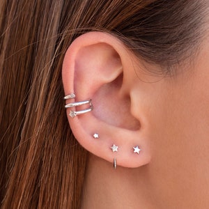 Tiny Star Open Huggie Hoop Earrings Ear hugger zdjęcie 3