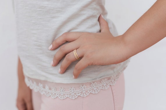 Anillo facetado, Anillo fino de plata, Anillo facetas, Anillo pinchos, Anillos minimalistas, Anillo llamativo, Anillos sencillos, Alianzas