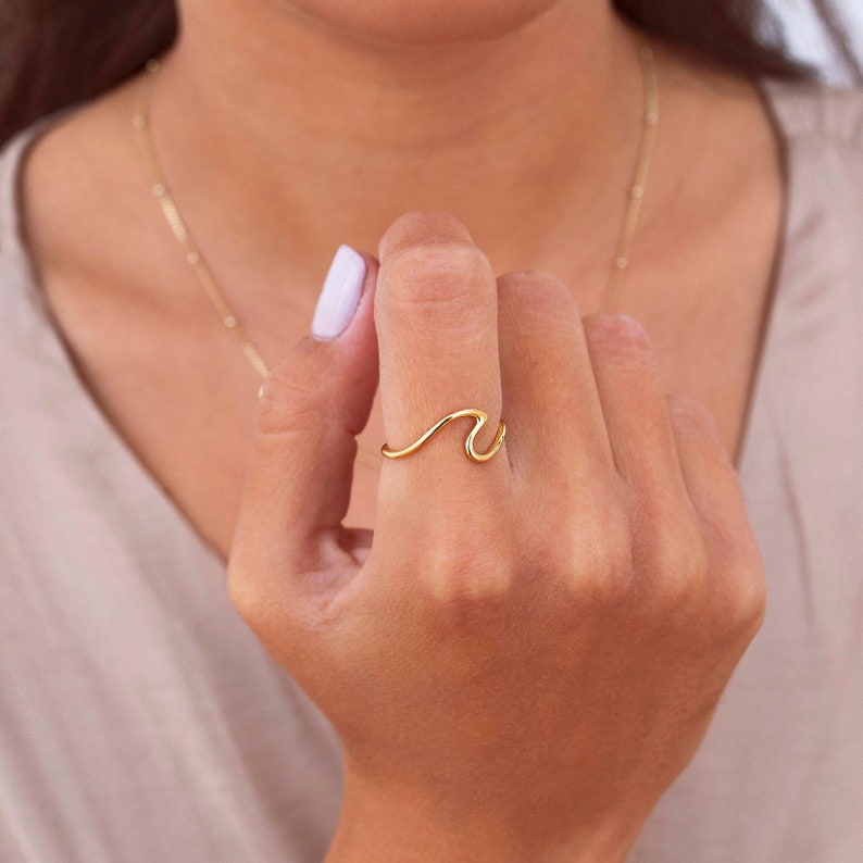 Dainty & Minimalist Sea Wave Shaped Silver Ring zdjęcie 1