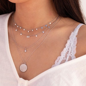 Dainty & Minimalist Dangling Small Coins Choker Necklace imagem 7