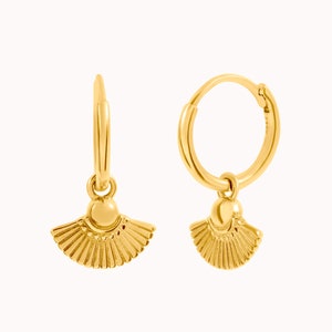 Hoop earrings with fan-shaped charm Gold