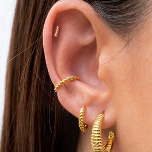 Dainty Single Twisted Band Conch Ear Cuff Earrings image 5