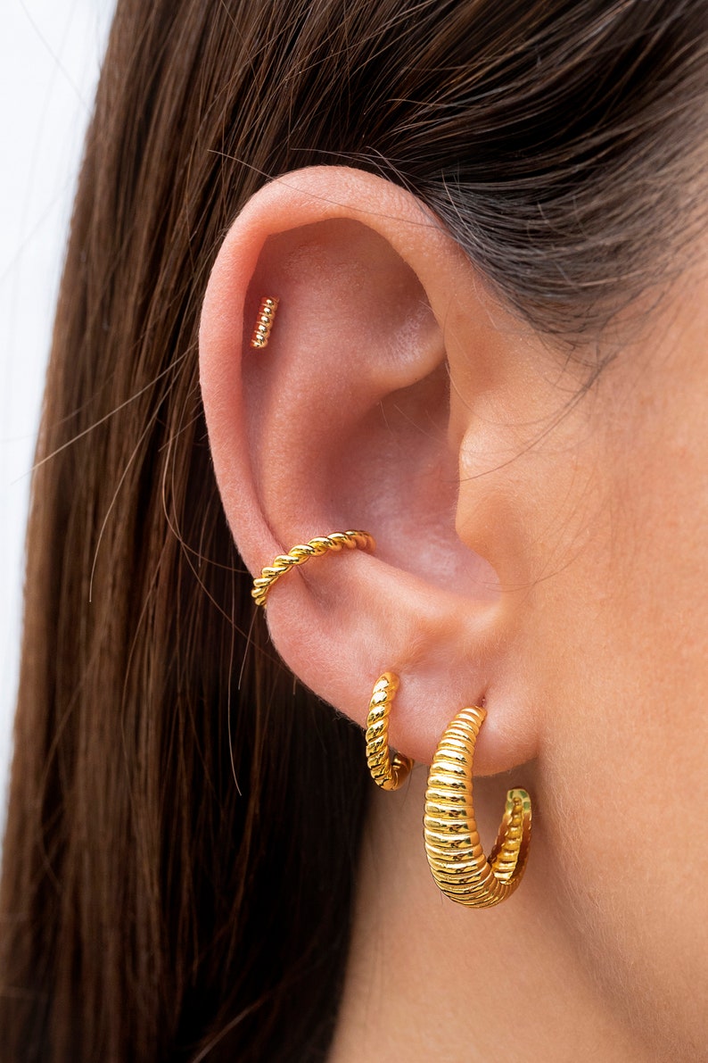 Dainty Single Twisted Band Conch Ear Cuff Earrings image 5