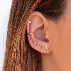 Tiny Star Open Huggie Hoop Earrings Ear hugger zdjęcie 9