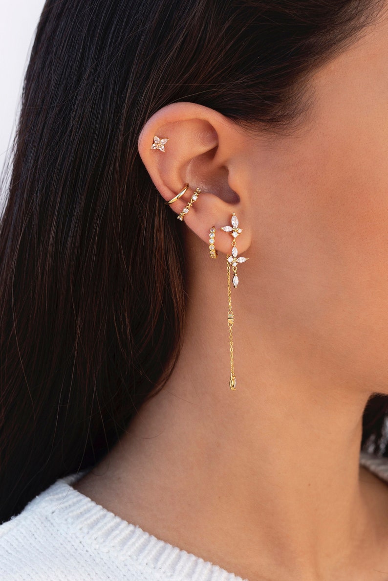 Pendientes largos ear jacket con circonitas en talla marquesa y redonda imagen 1