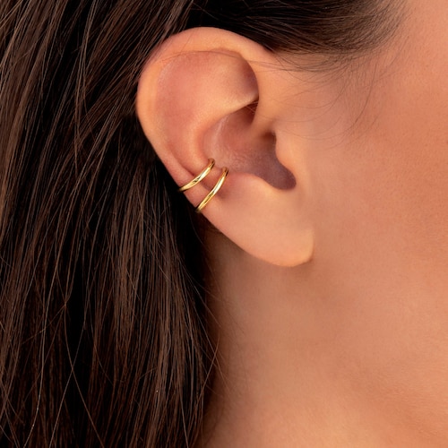 Conch-örhängen med slät silverring