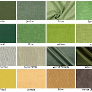 Pode incluir: Uma paleta de amostras de tecido, cada uma com uma tonalidade e textura diferentes. As cores incluem Hunter, Juniper, Palm, Spring, Forest, Pine, Willow, Leaf, Chamomile, Eucalyptus, Velvet Wreath, Velvet Army, Daffodil, Lemon, Dijon e Velvet Chocolate.